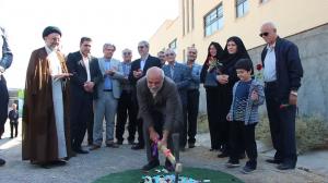 آیین کلنگزنی مدرسه استثنایی ۶ کلاسه زندهیاد بانو جواهر نیکبخت در کاشان برگزار شد آیین کلنگزنی مدرسه استثنایی ۶ کلاسه زندهیاد بانو جواهر نیکبخت در کاشان برگزار شد