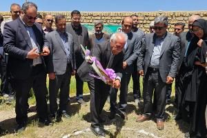 کلنگ احداث مدرسه سه کلاسه روستای موغان فریدن به زمین زده شد