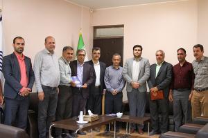 تفاهم نامه احداث دو طرح عمرانی آموزشی در تیران و کرون امضا شد
