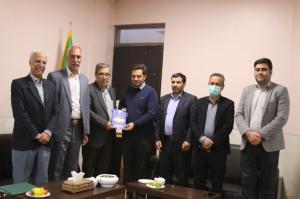 انعقاد دو تفاهم‌نامه مدرسه‌سازی در تیران و کرون در آستانه یوم‌الله ۱۳ آبان