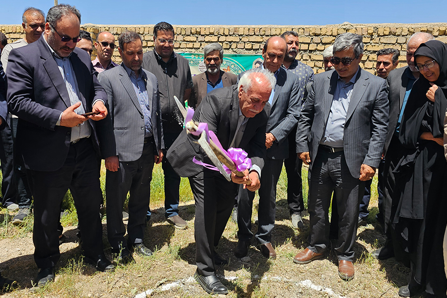 14040216 1 کلنگ زنی مدرسه مهرآفرینان روستای موغان فریدن