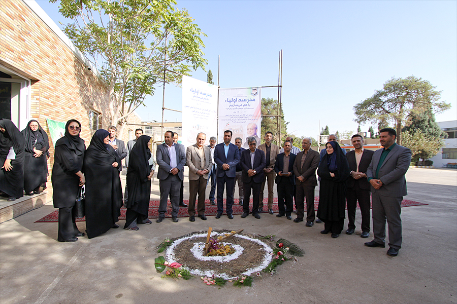140400623 کلنگ زنی مدرسه اولیا