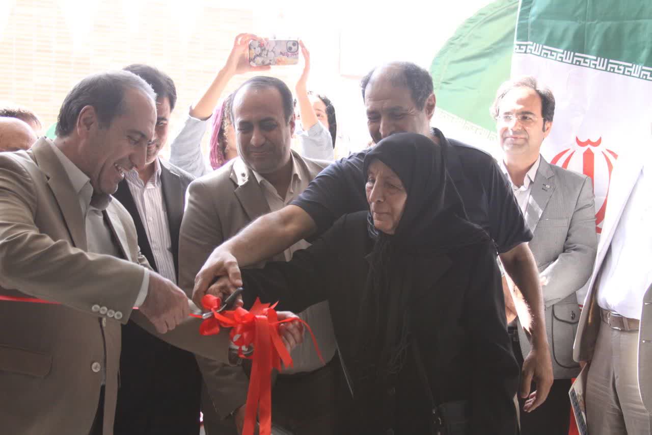 140400720 افتتاح مدرسه ایران زمین
