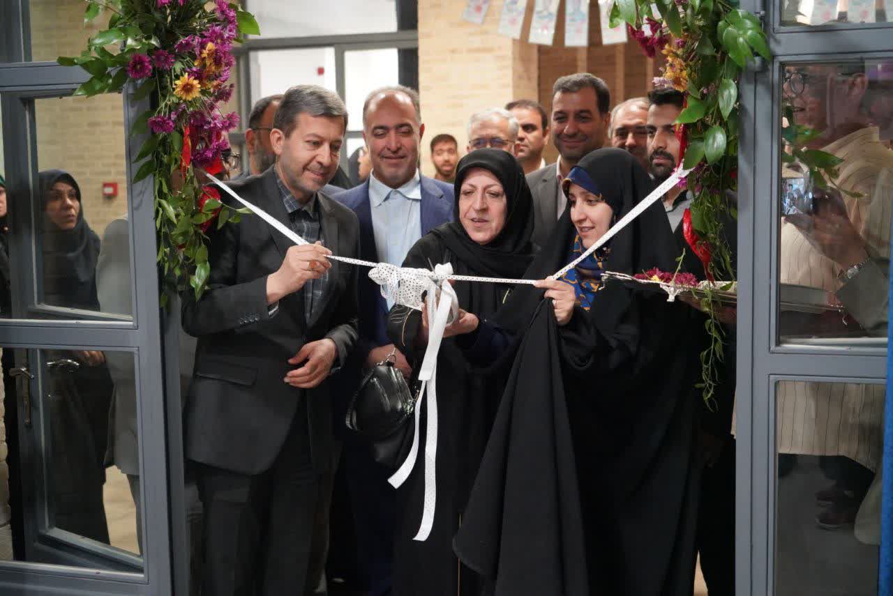 14040728 2 افتتاح مدرسه بانوهمایونی