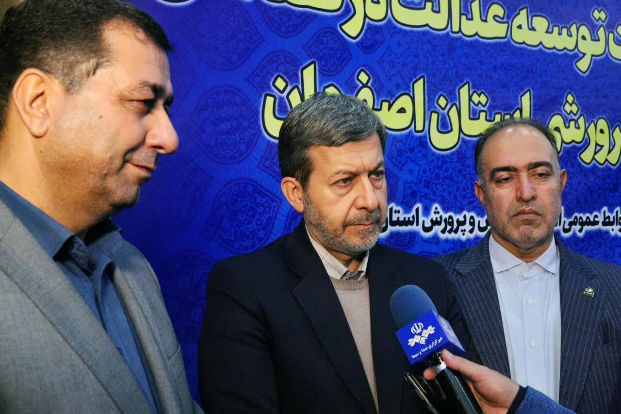 14040912 2 استاندار اصفهان به پویش بساز مدرسه پیوست