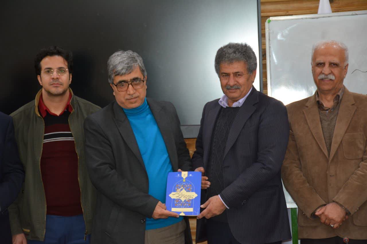 14041101 سه تفاهم نامه برخوار